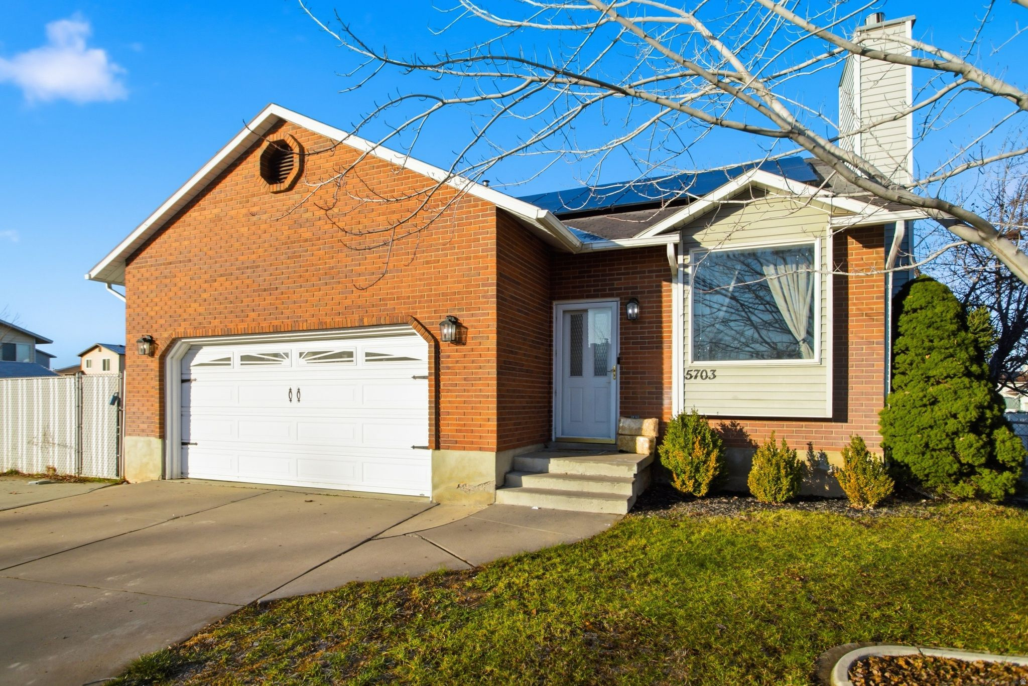 ALAND OF HONEY - Residential