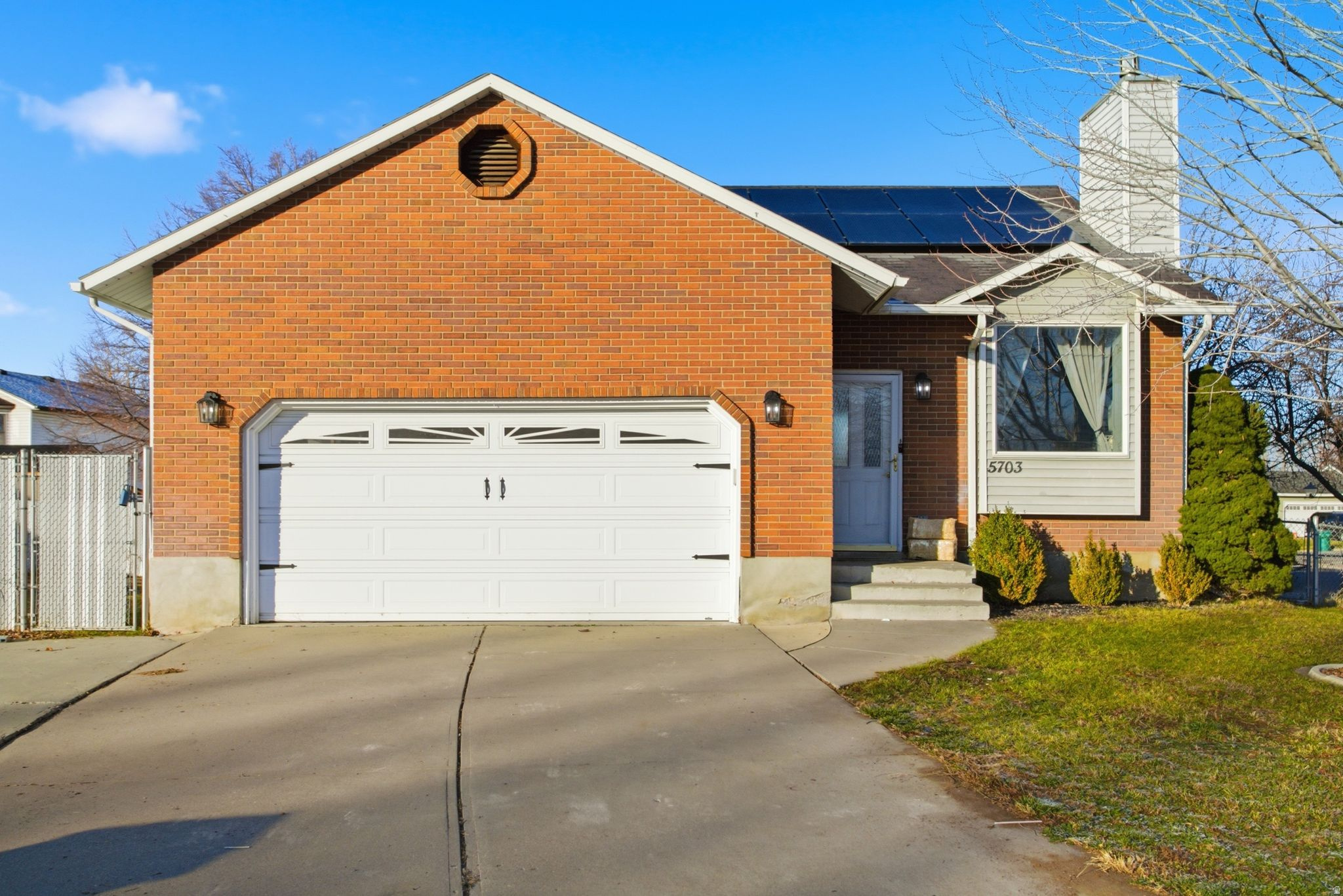 ALAND OF HONEY - Residential