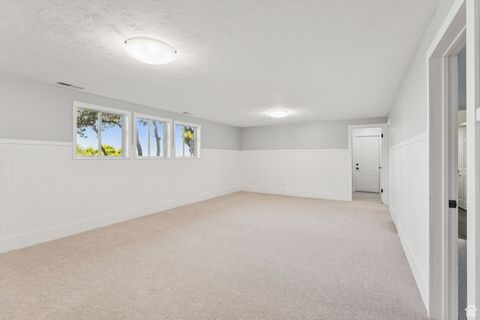 Tiny photo for 2423 S ELAINE DR E, Bountiful, UT 84010 (MLS # 2109585)