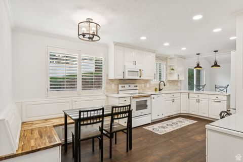 Tiny photo for 2423 S ELAINE DR E, Bountiful, UT 84010 (MLS # 2109585)