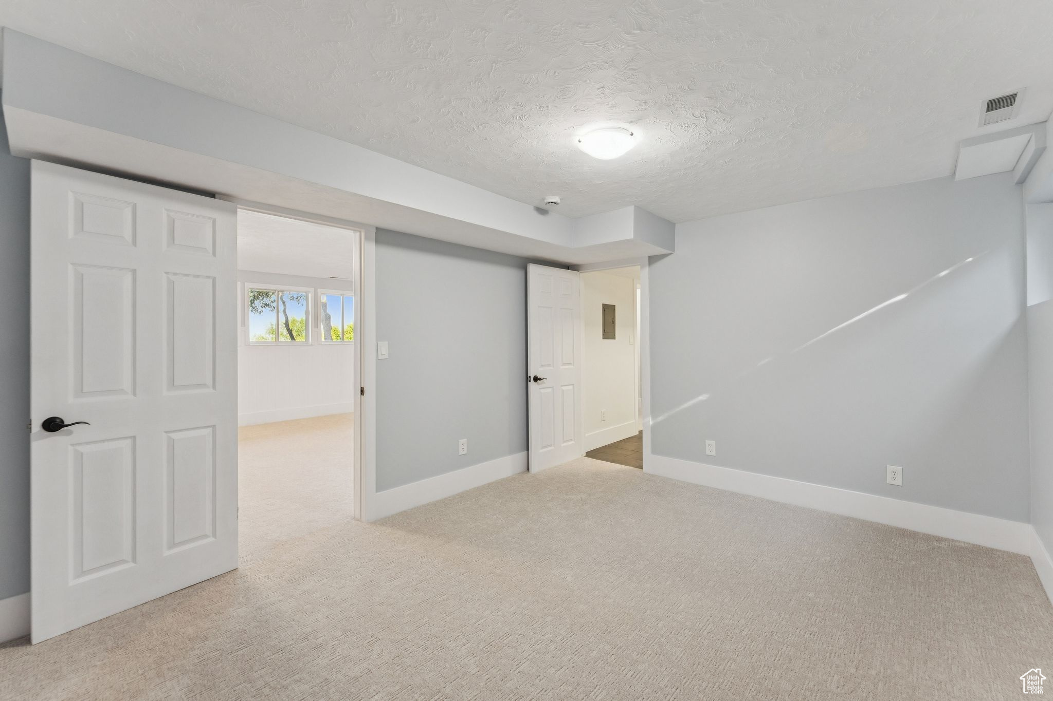 OAKRIDGE MANOR - Residential