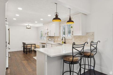 Tiny photo for 2423 S ELAINE DR E, Bountiful, UT 84010 (MLS # 2109585)