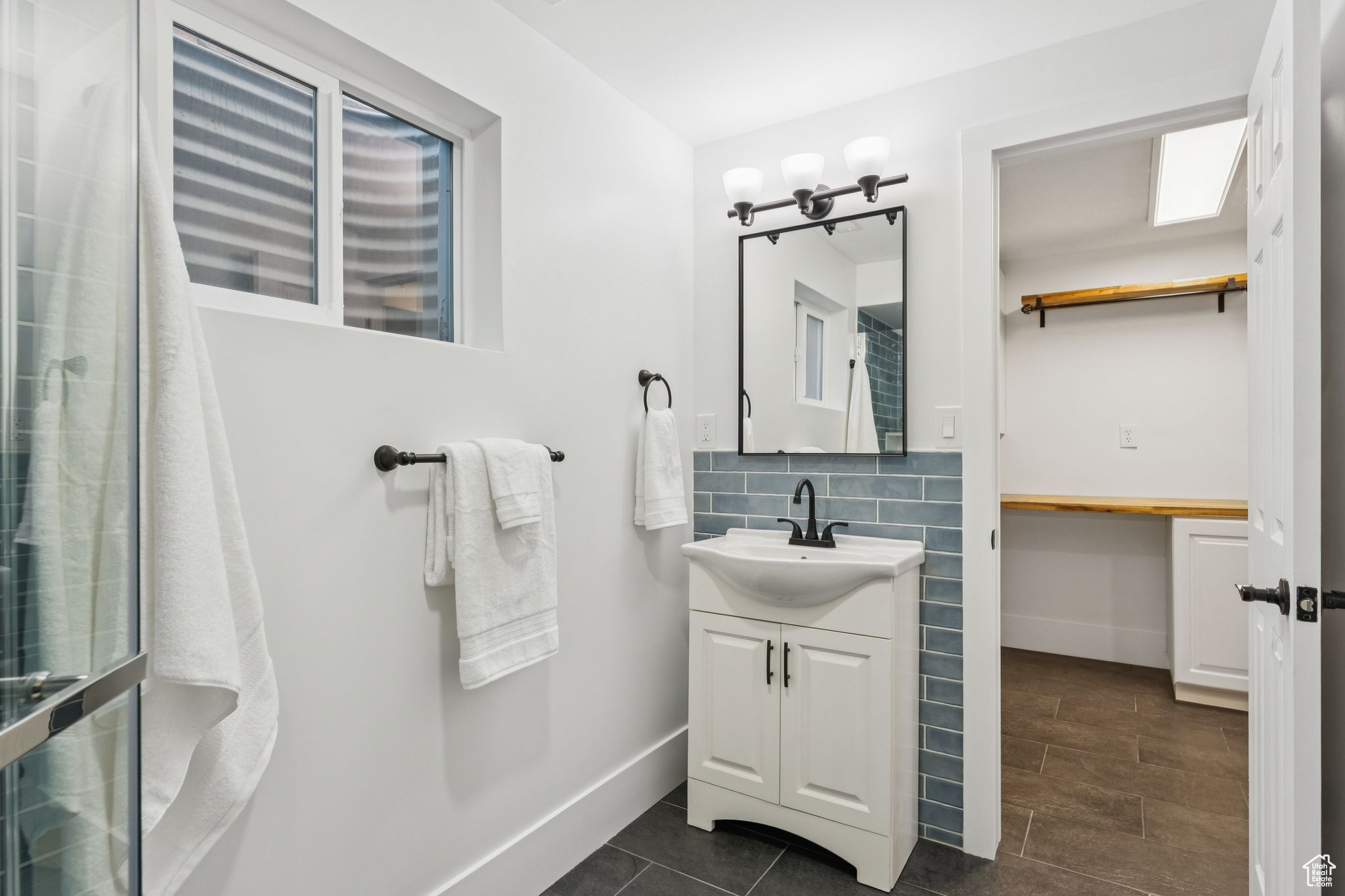OAKRIDGE MANOR - Residential
