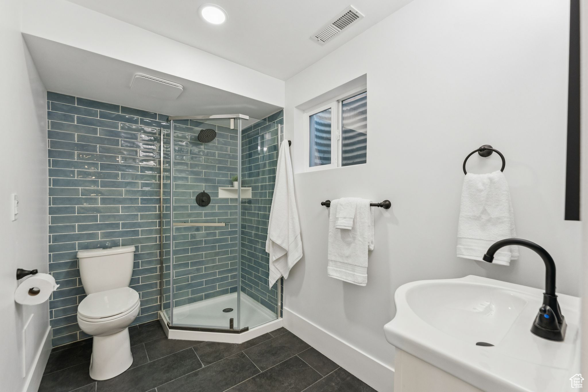 OAKRIDGE MANOR - Residential