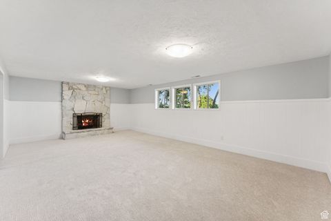 Tiny photo for 2423 S ELAINE DR E, Bountiful, UT 84010 (MLS # 2109585)
