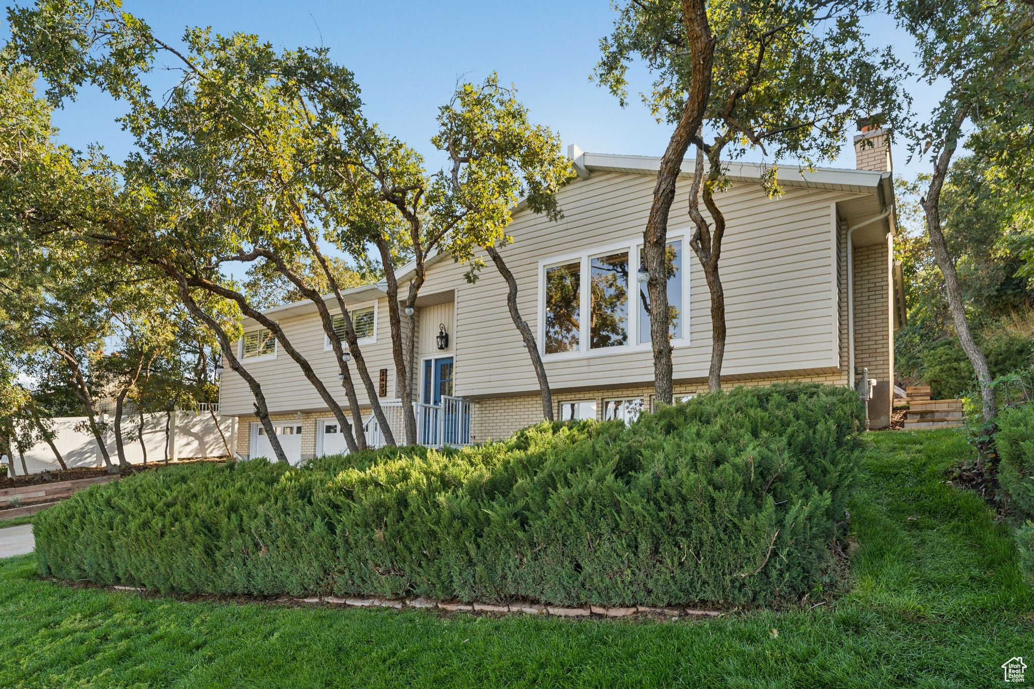 OAKRIDGE MANOR - Residential