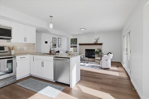 Tiny photo for 2342 E KARALEE WAY, Sandy, UT 84092 (MLS # 2135109)