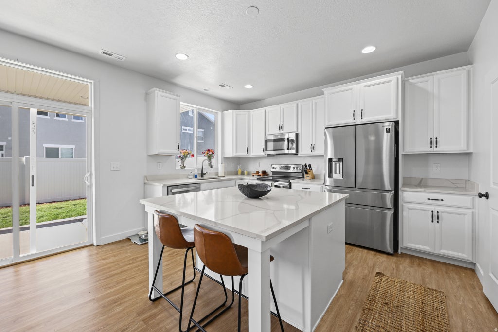 Photo of 2112 W 3250 S, Syracuse, UT 84075 (MLS # 2169061)