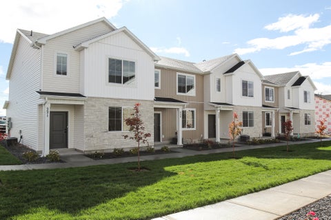 Townhouse For Sale - 679 N 280<br/> Smithfield, UT 84335