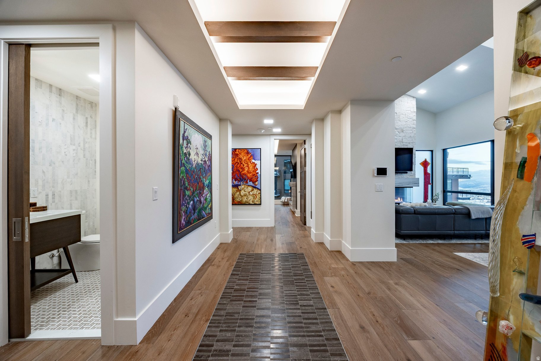 EMPIRE RESIDENCES - Residential