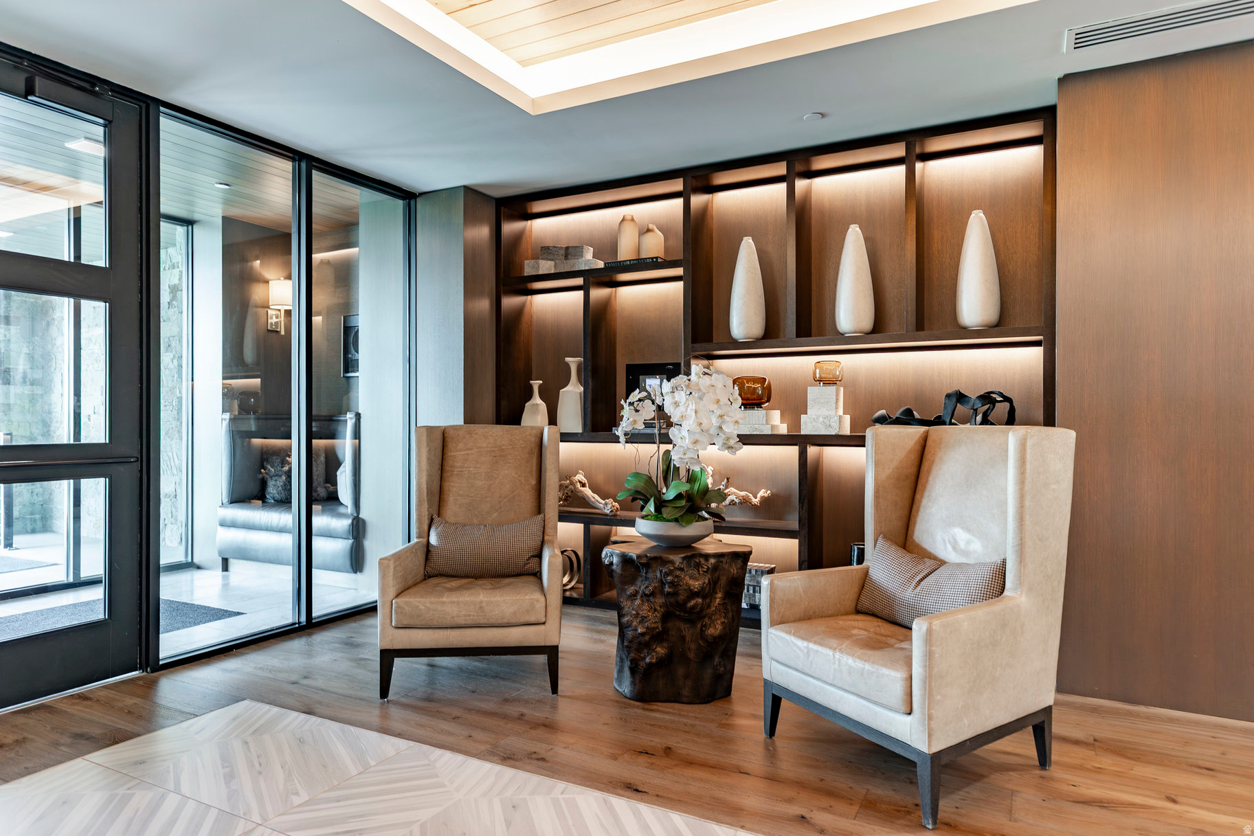 EMPIRE RESIDENCES - Residential