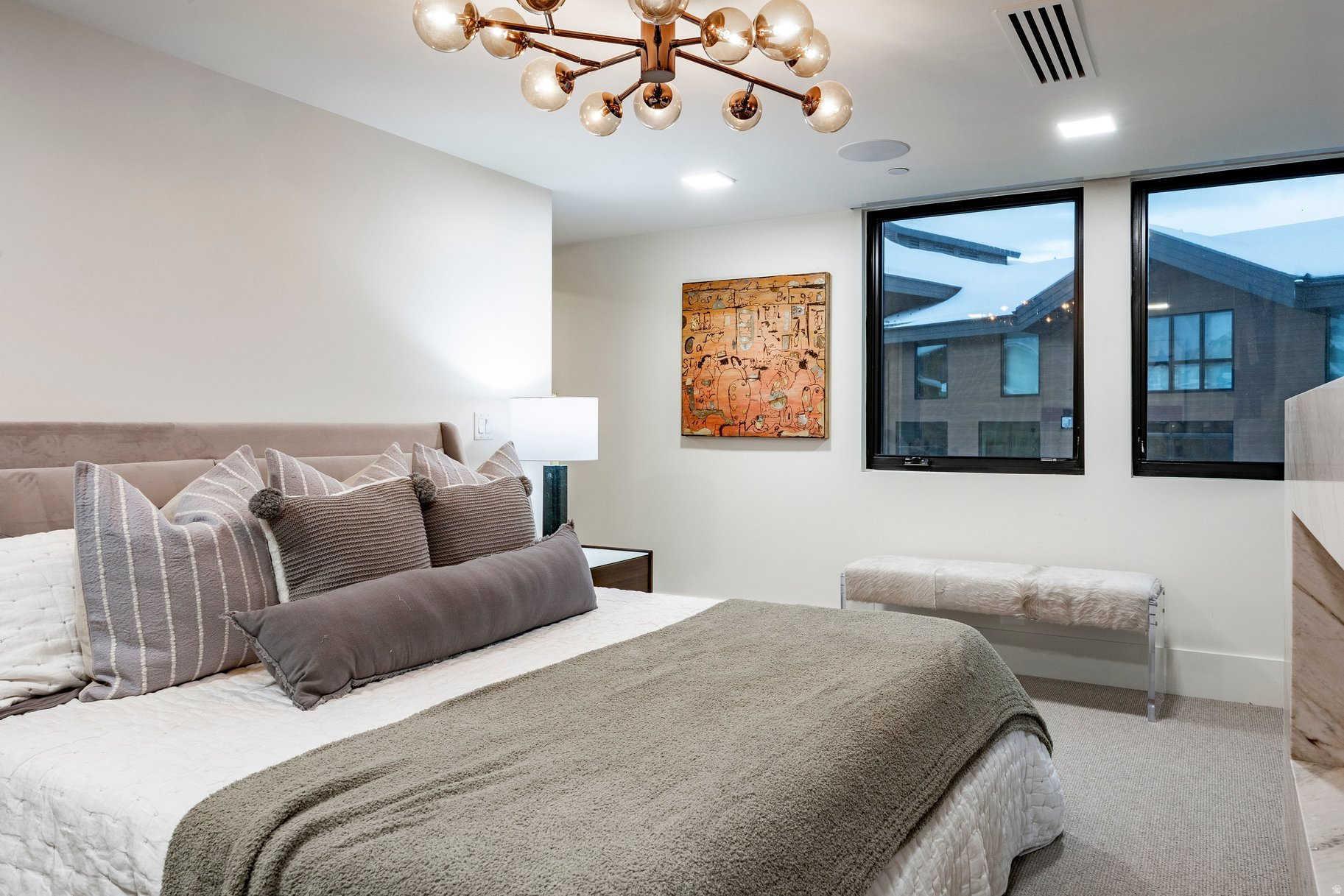 EMPIRE RESIDENCES - Residential