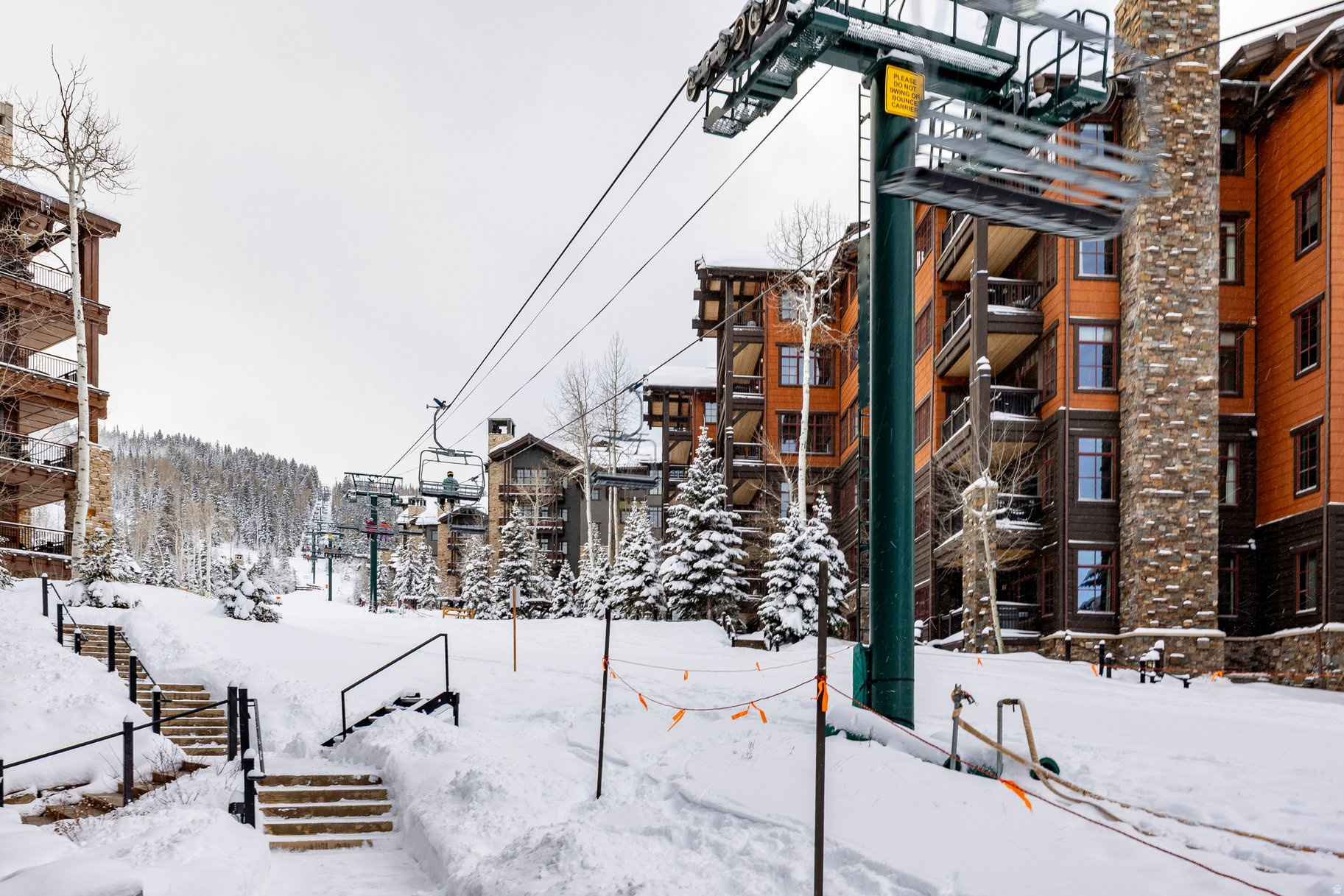 EMPIRE RESIDENCES - Residential