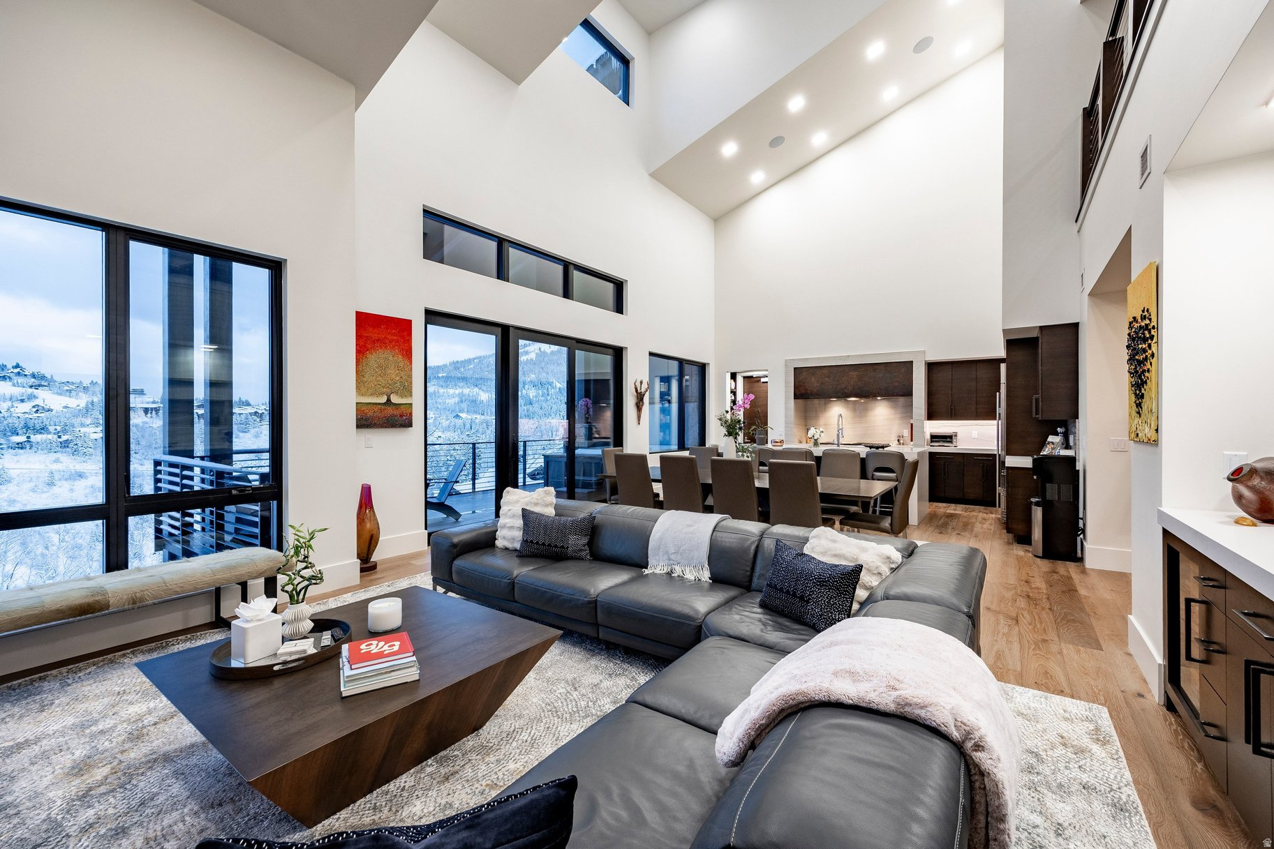 EMPIRE RESIDENCES - Residential