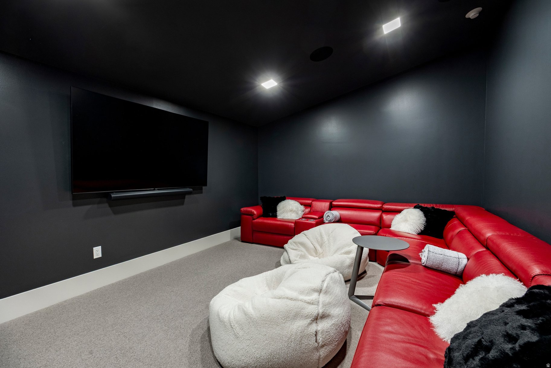 EMPIRE RESIDENCES - Residential