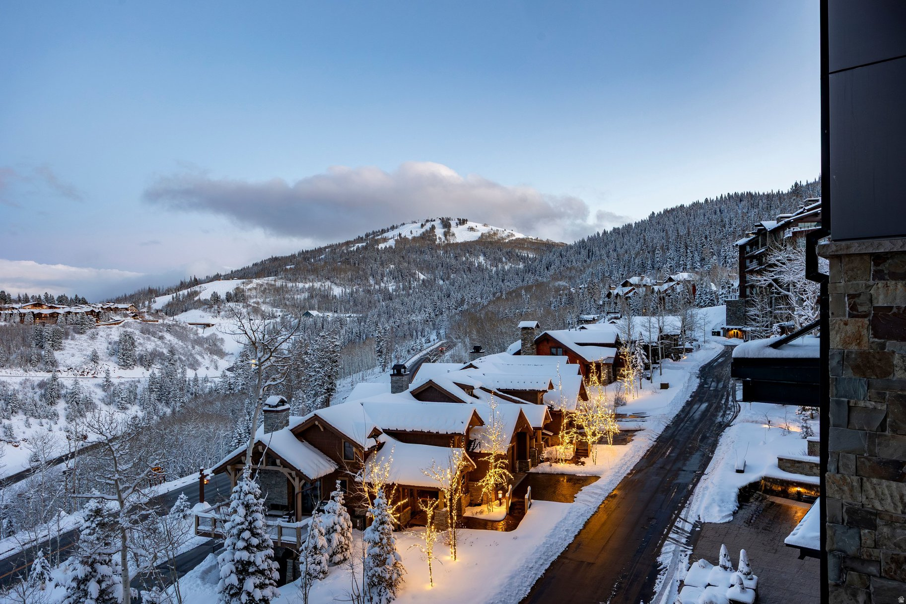 EMPIRE RESIDENCES - Residential