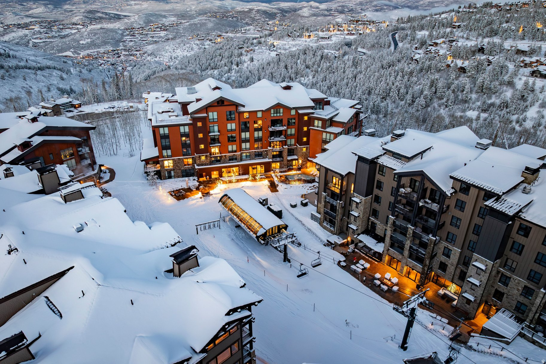 EMPIRE RESIDENCES - Residential