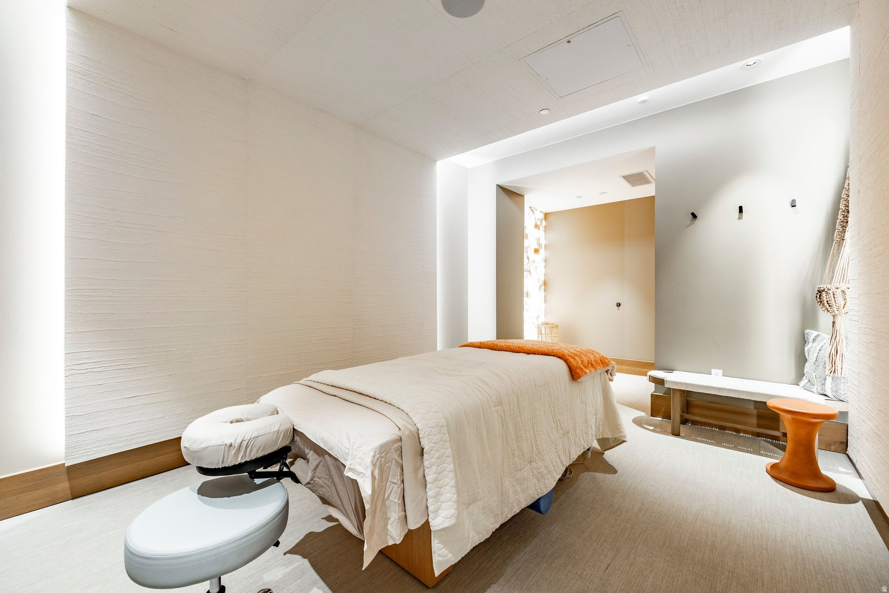 EMPIRE RESIDENCES - Residential