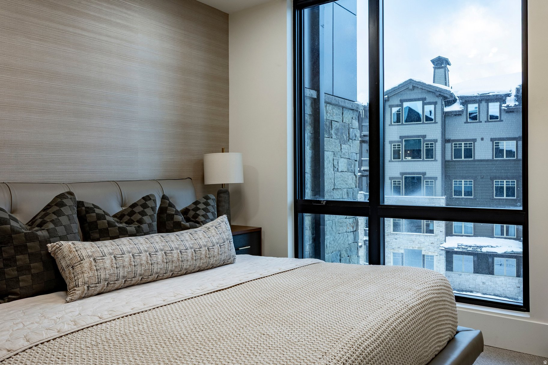 EMPIRE RESIDENCES - Residential