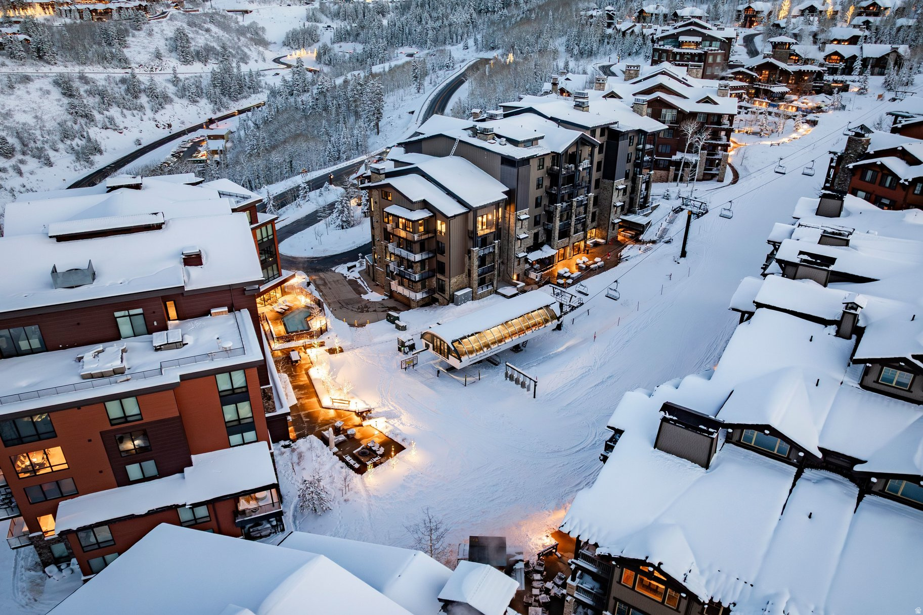 EMPIRE RESIDENCES - Residential