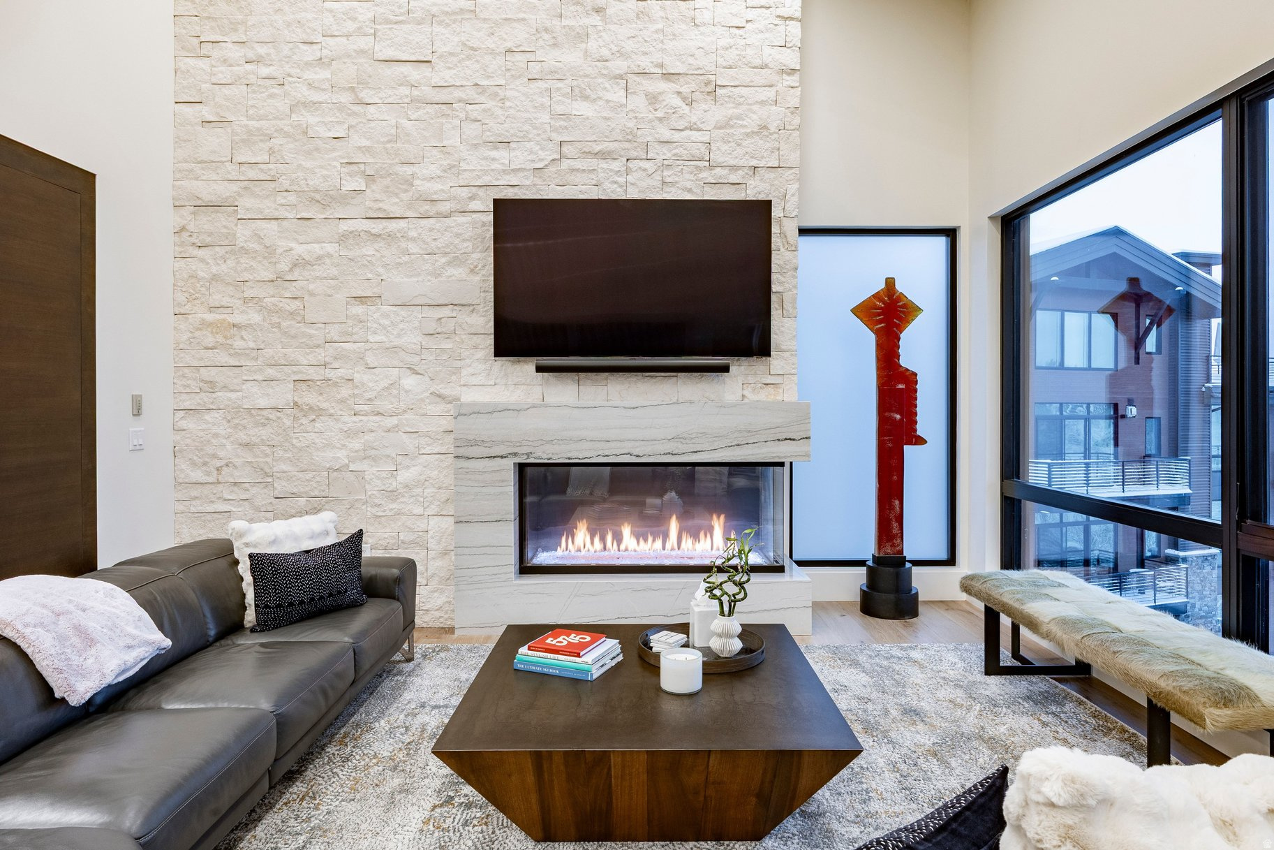 EMPIRE RESIDENCES - Residential