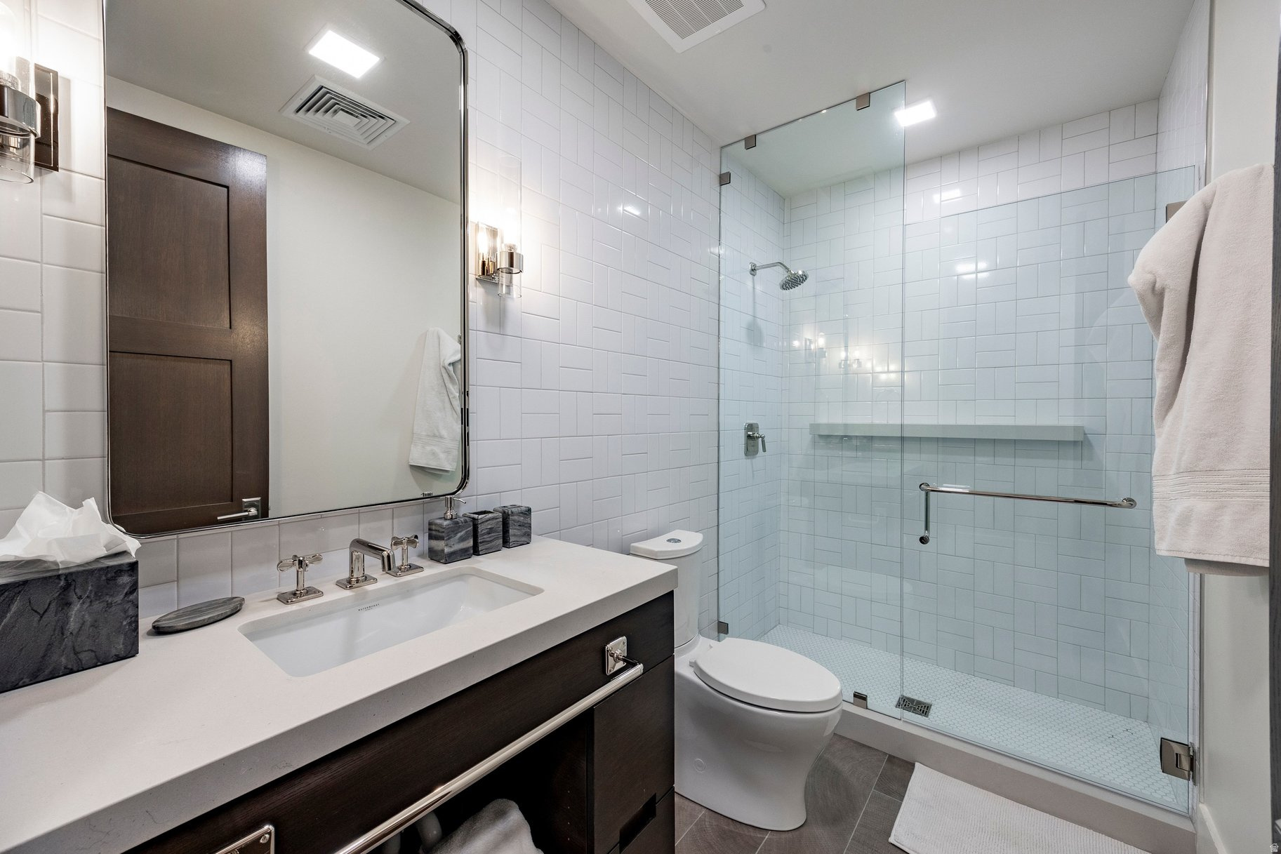 EMPIRE RESIDENCES - Residential