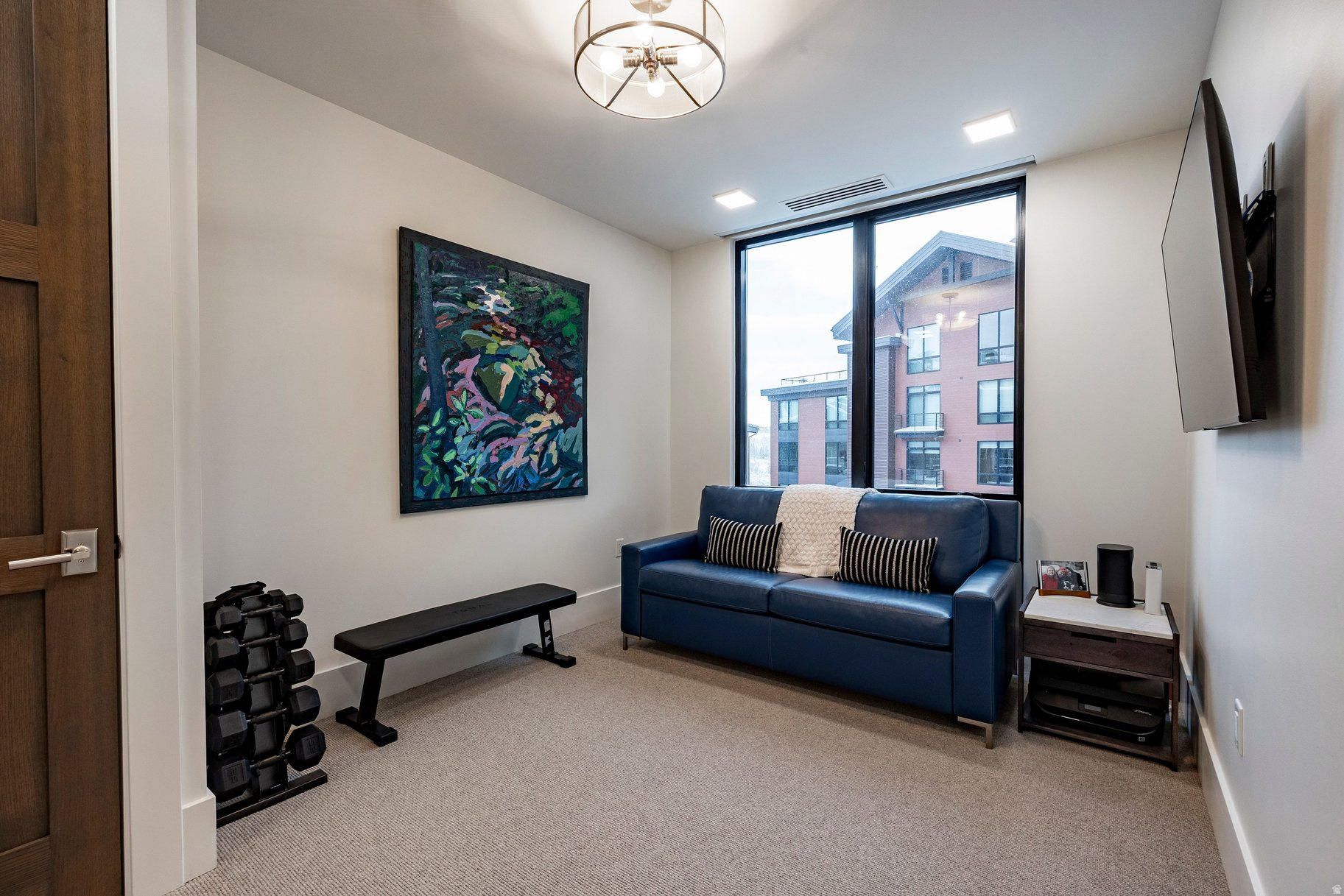 EMPIRE RESIDENCES - Residential