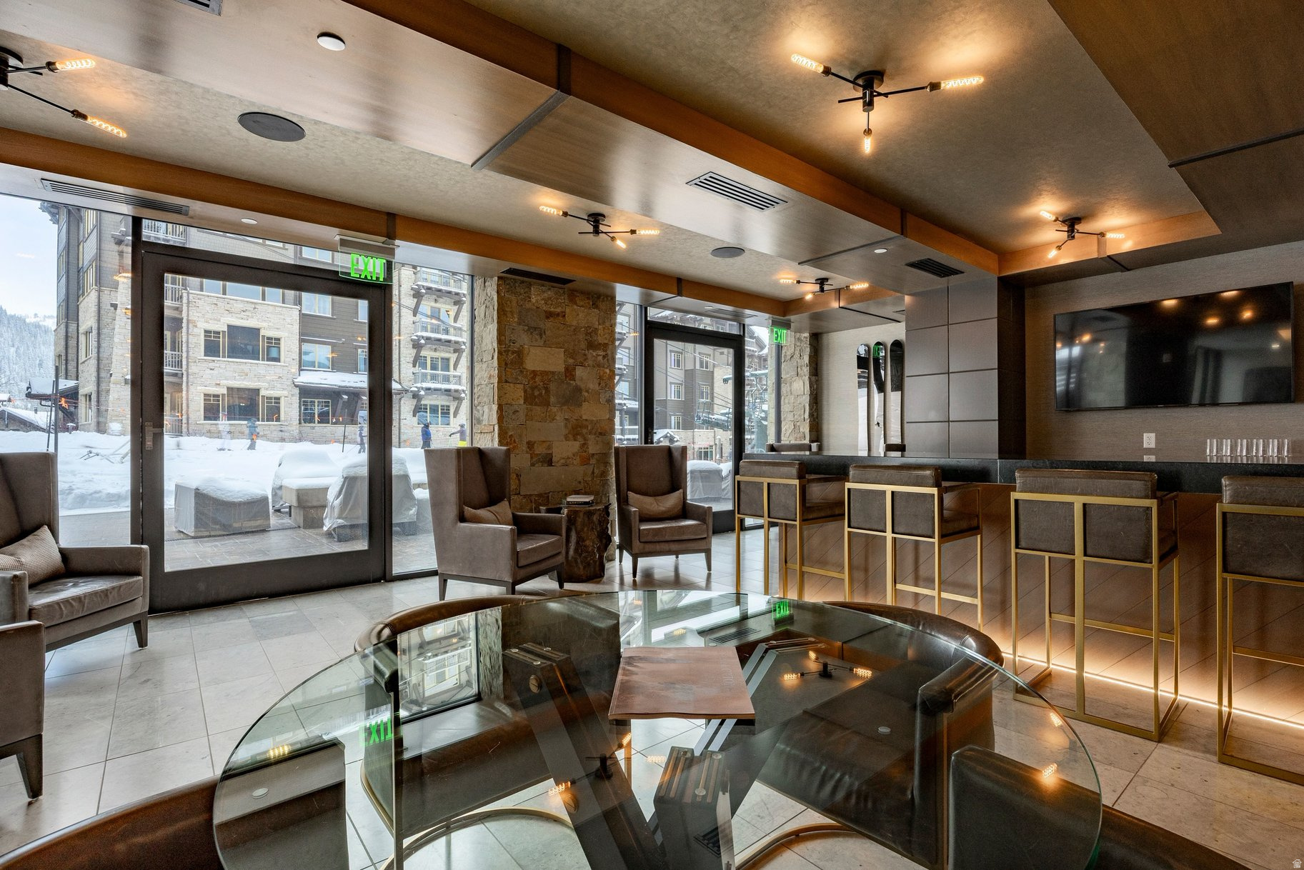 EMPIRE RESIDENCES - Residential