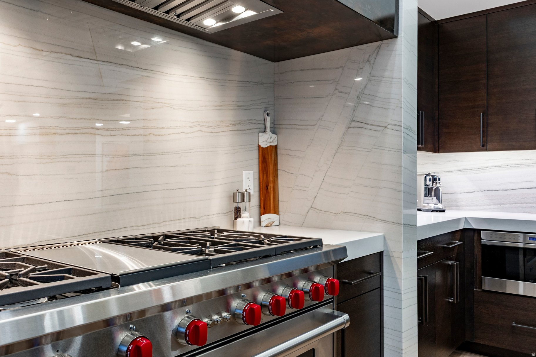 EMPIRE RESIDENCES - Residential