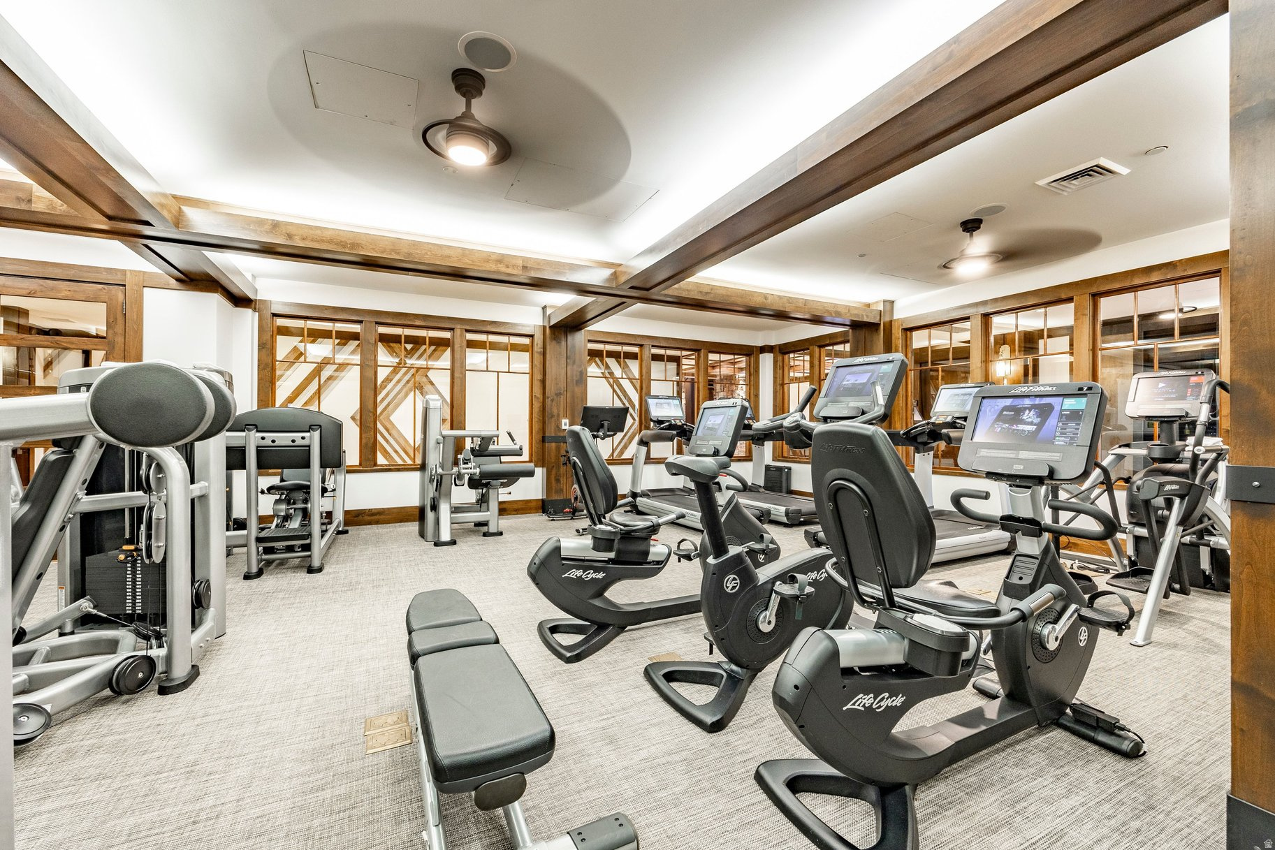 EMPIRE RESIDENCES - Residential