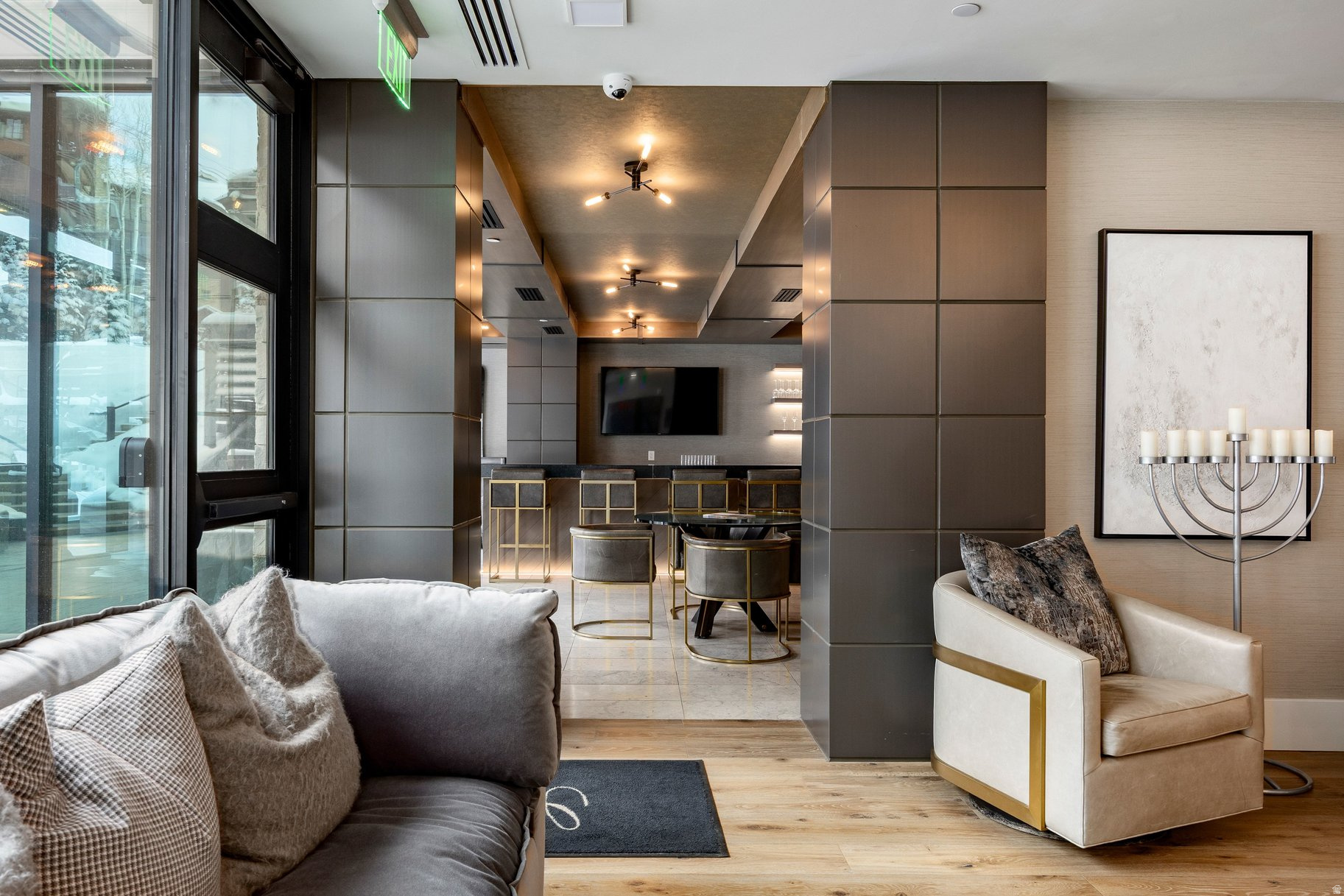 EMPIRE RESIDENCES - Residential