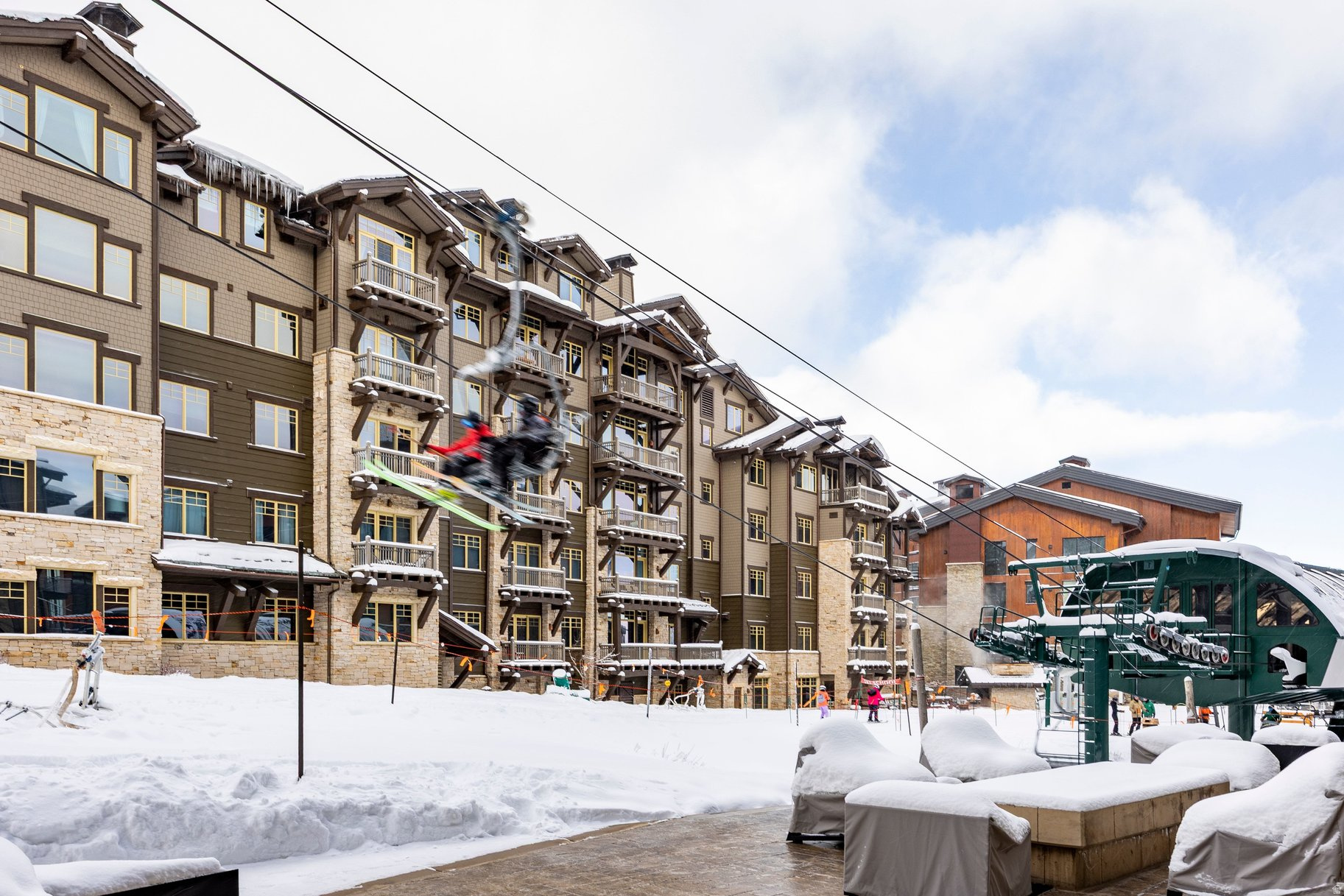 EMPIRE RESIDENCES - Residential