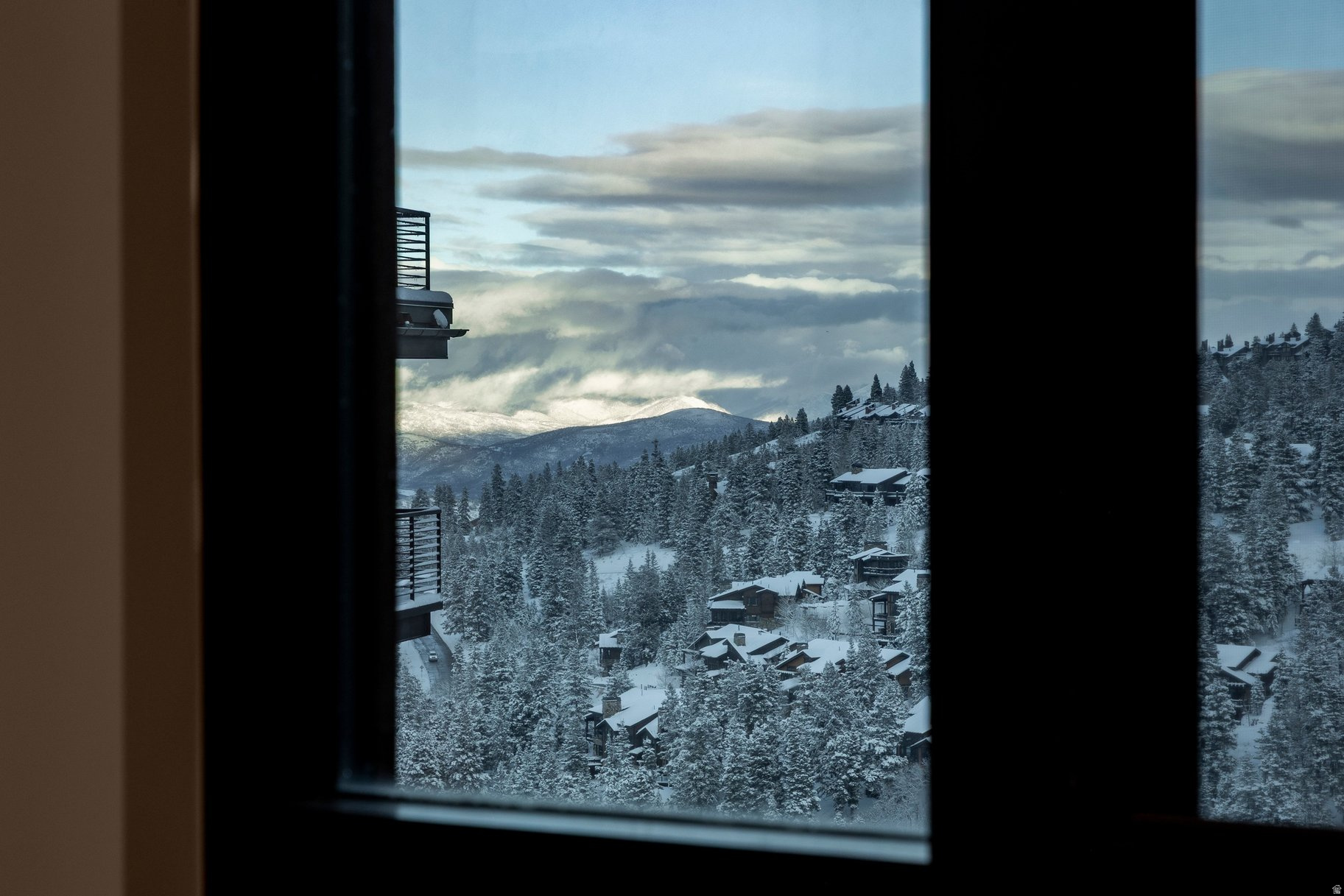 EMPIRE RESIDENCES - Residential