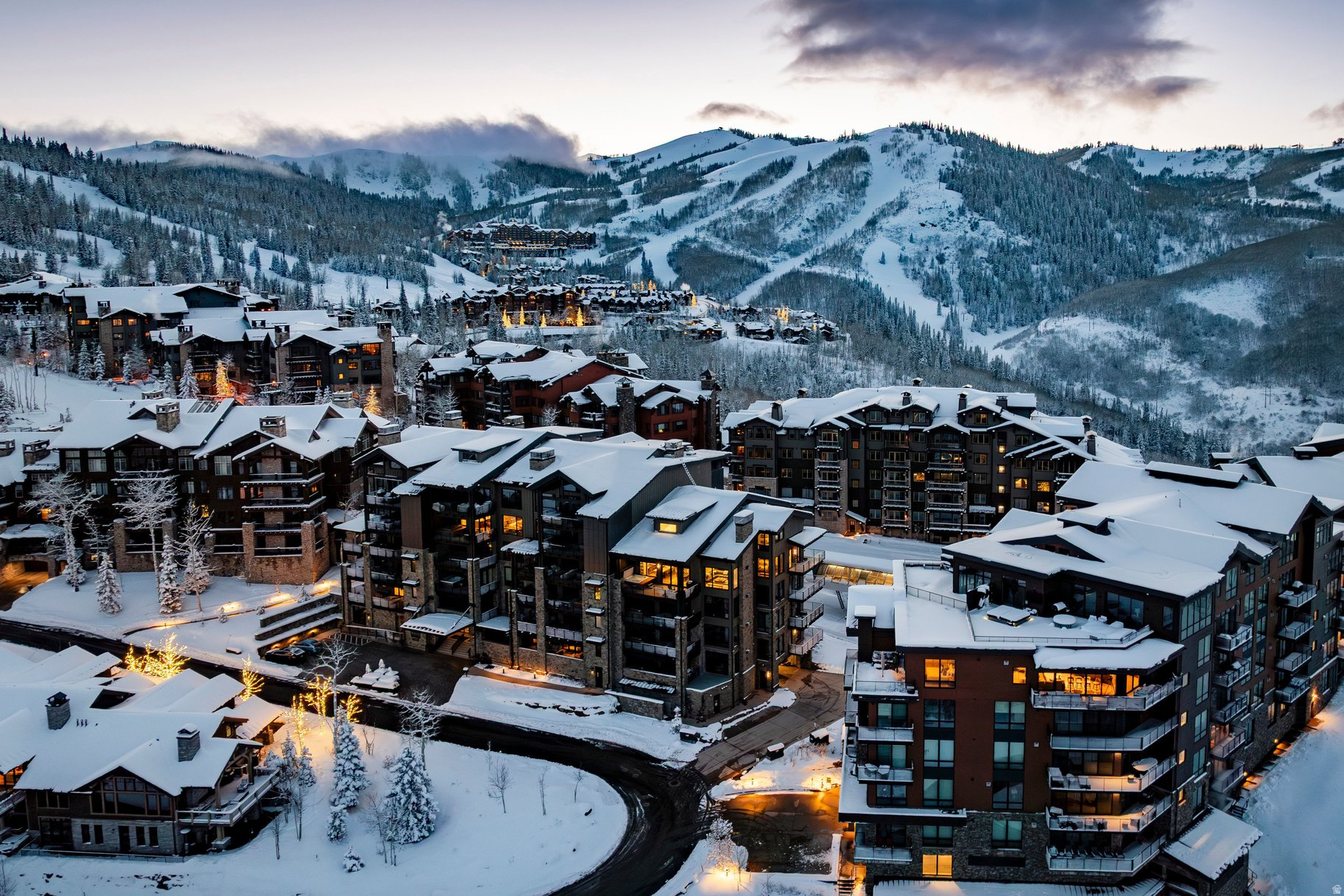 EMPIRE RESIDENCES - Residential