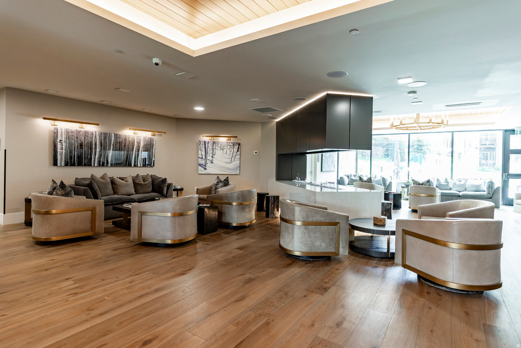 EMPIRE RESIDENCES - Residential