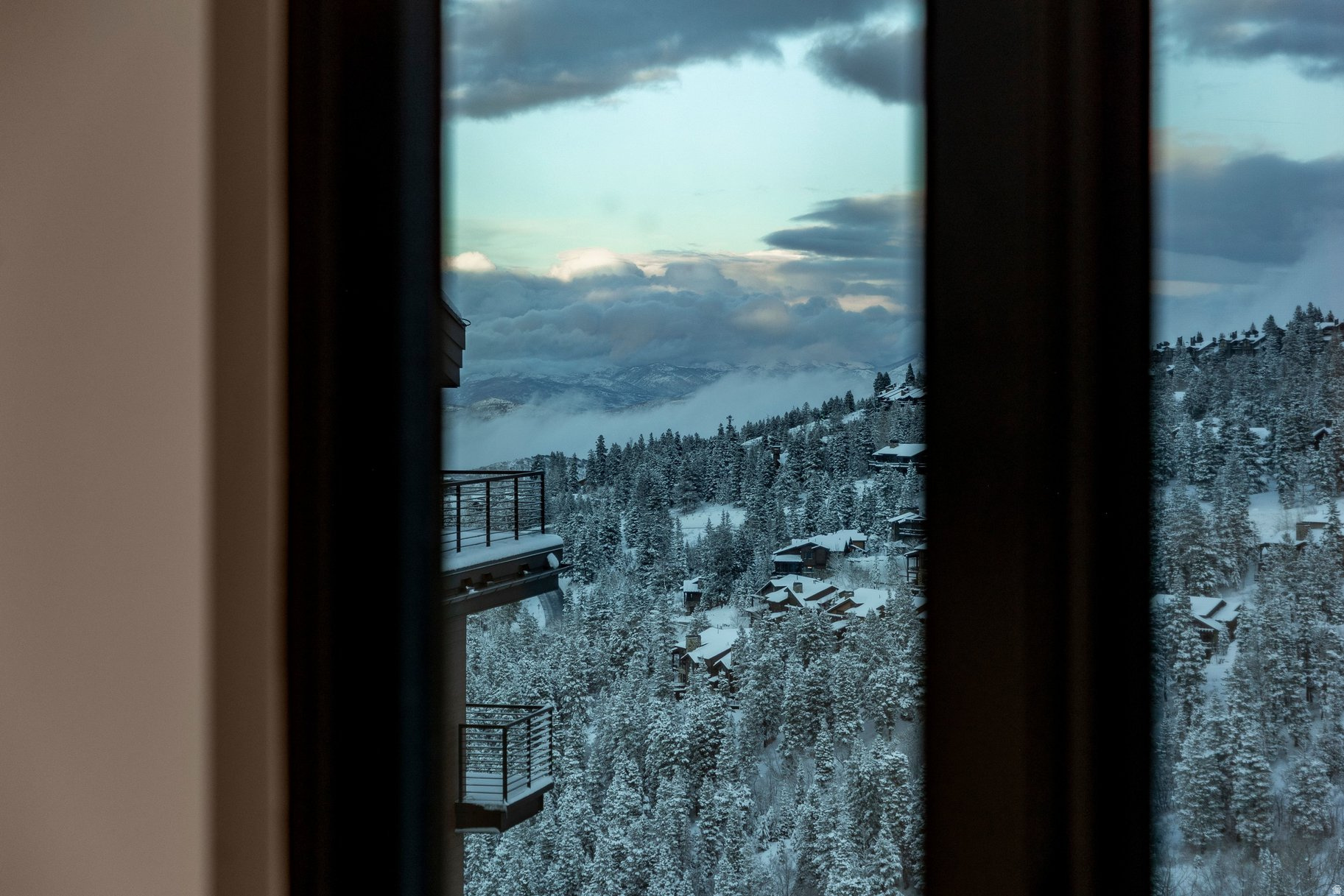 EMPIRE RESIDENCES - Residential