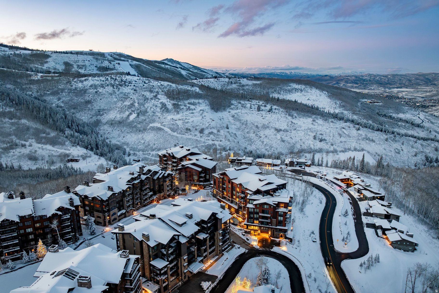 EMPIRE RESIDENCES - Residential