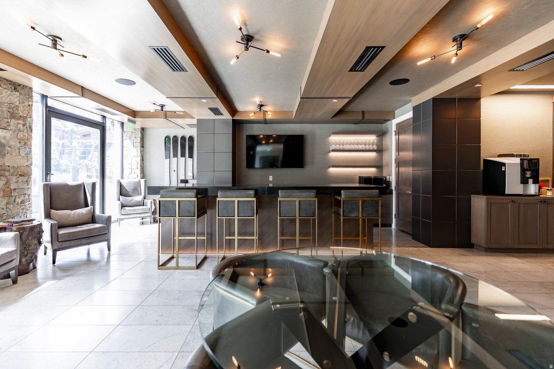 EMPIRE RESIDENCES - Residential