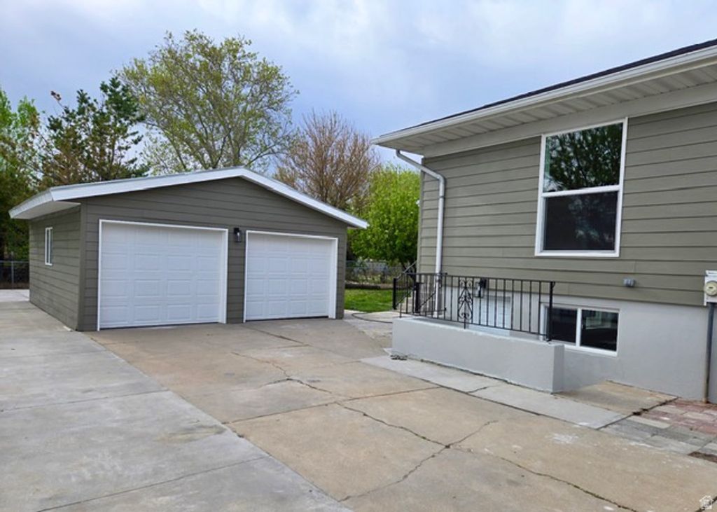 Photo of 1310 MARILYN DR, Syracuse, UT 84075 (MLS # 2150827)