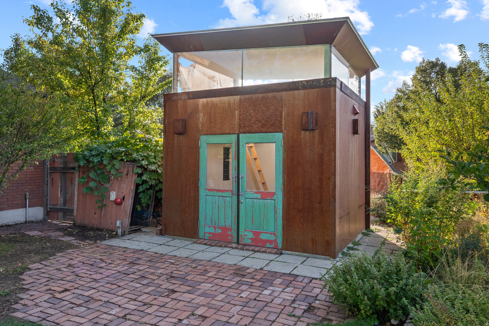 SUNSET LANE - Residential