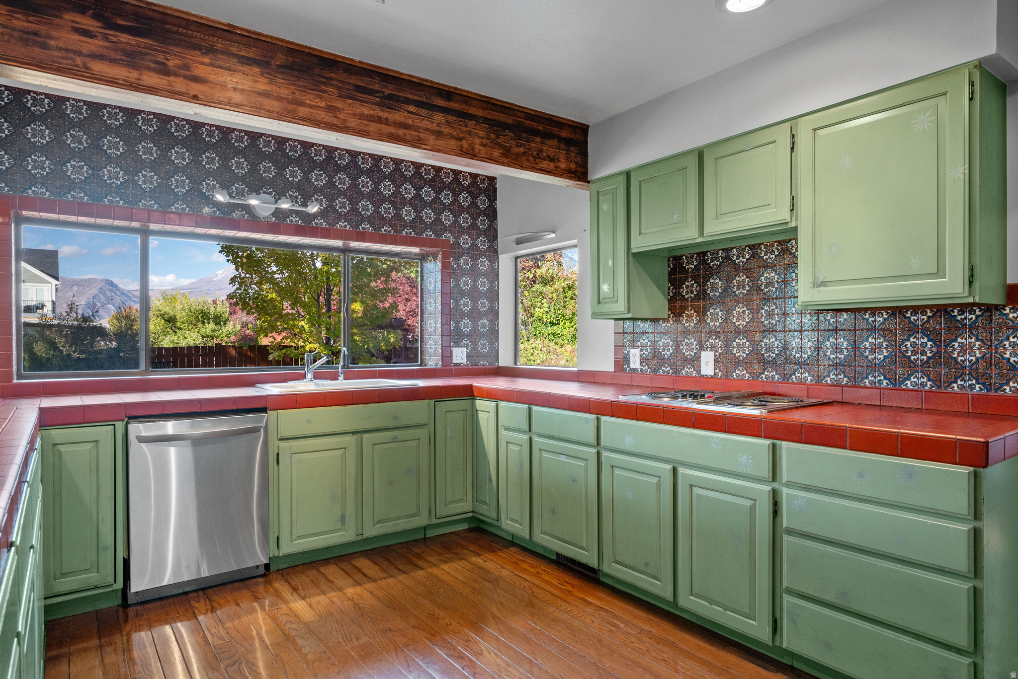 SUNSET LANE - Residential