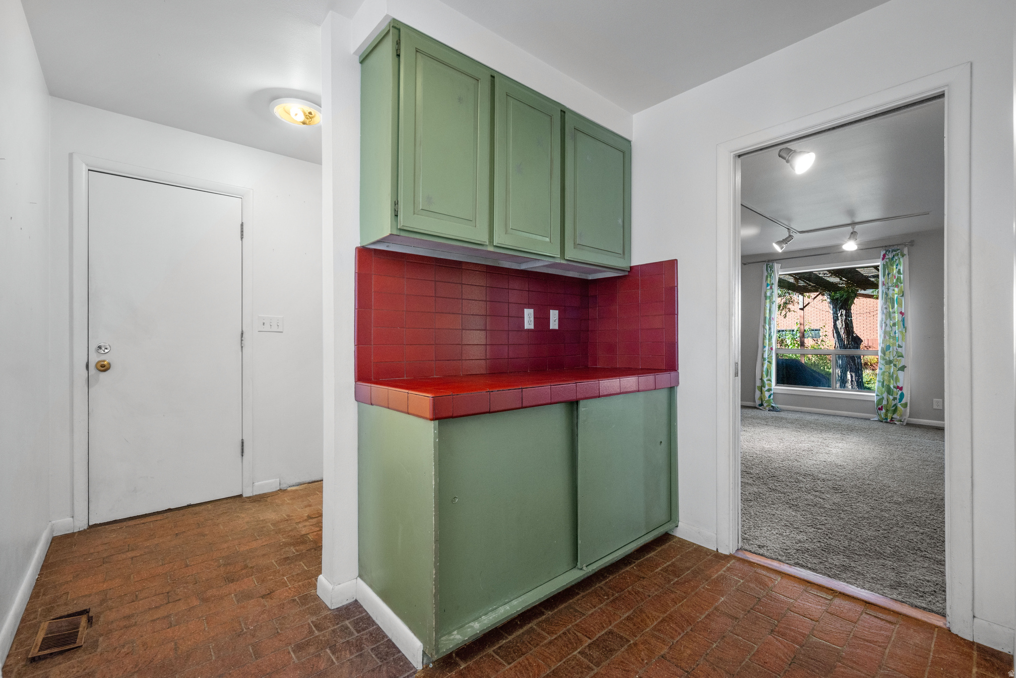 SUNSET LANE - Residential