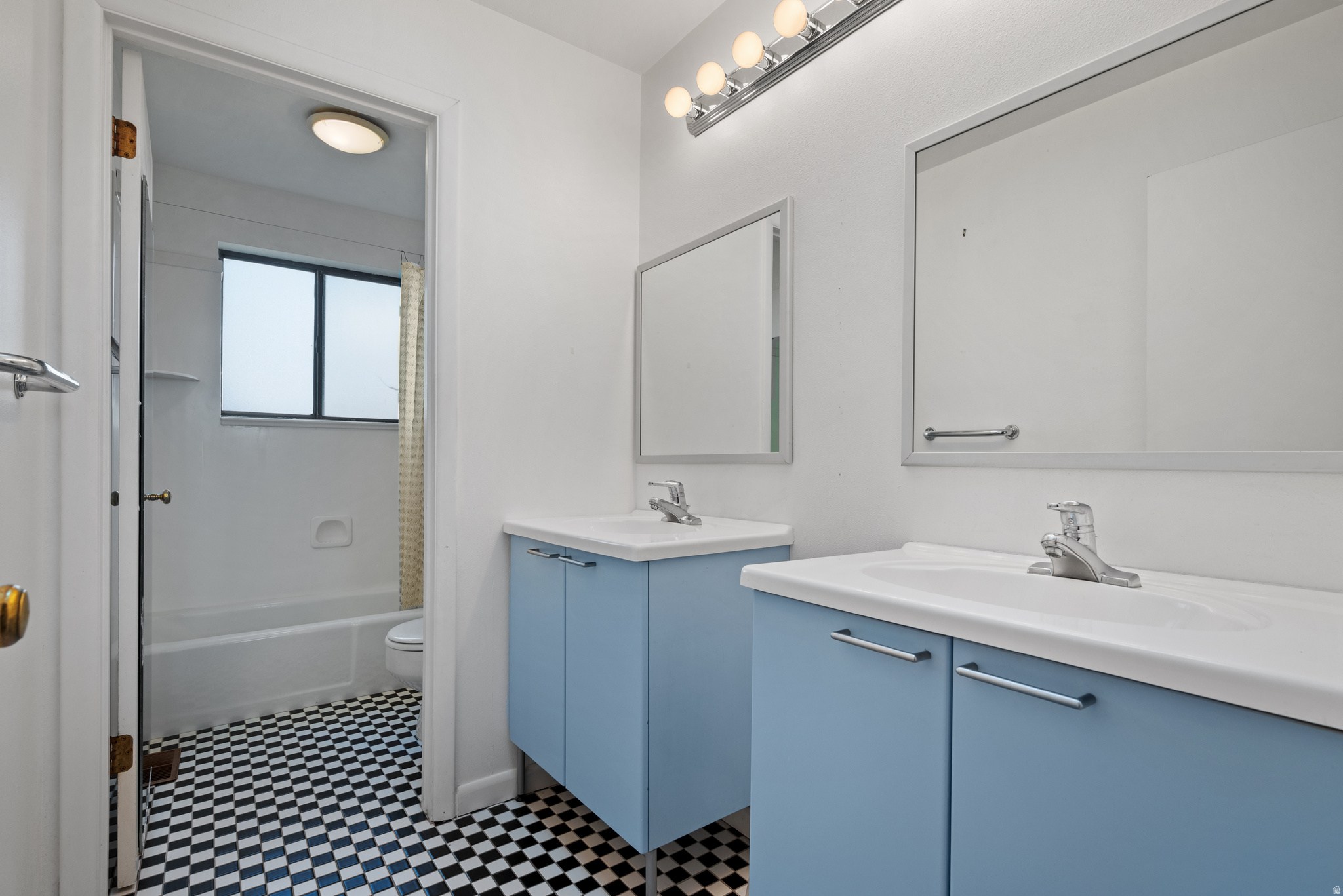 SUNSET LANE - Residential