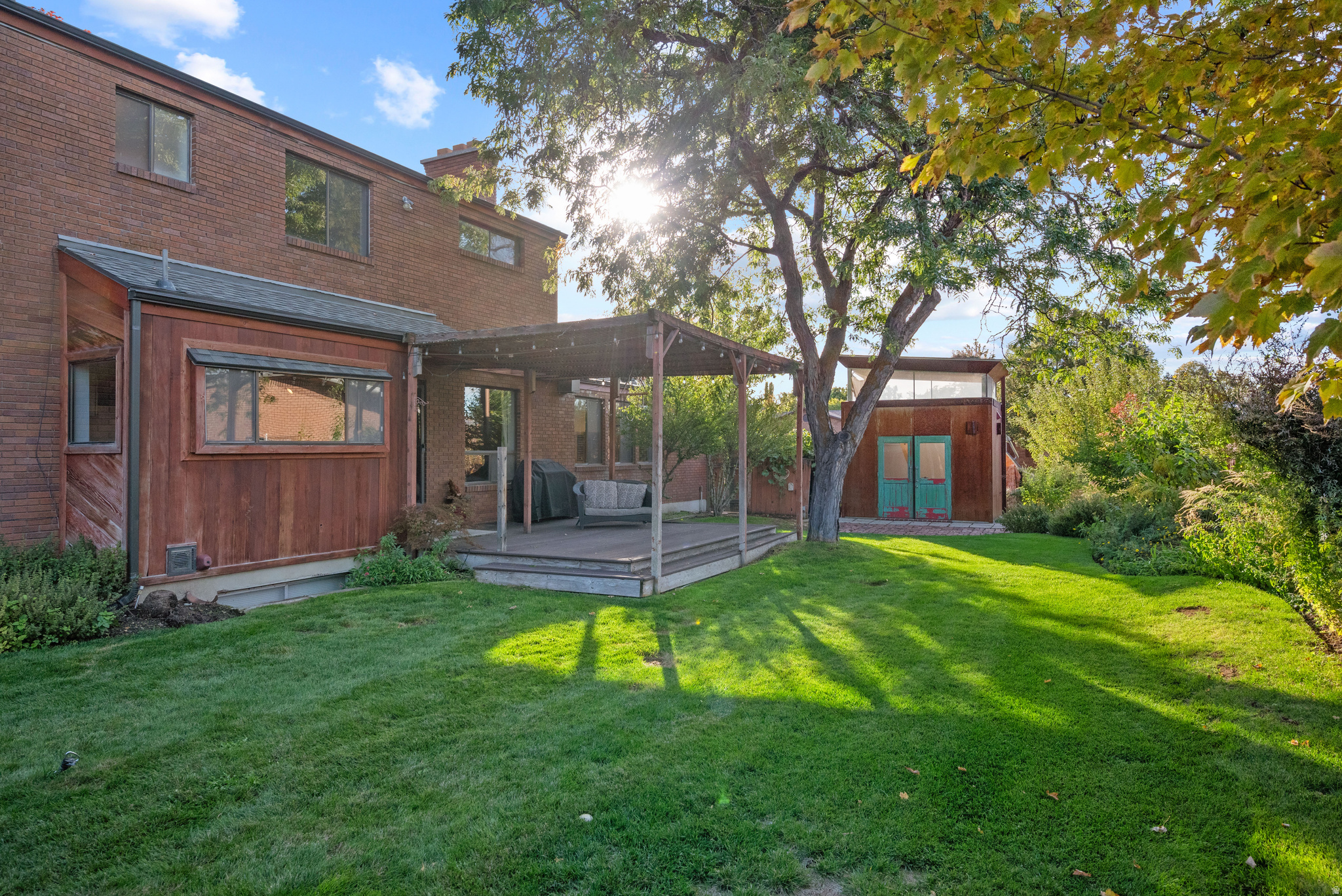 SUNSET LANE - Residential