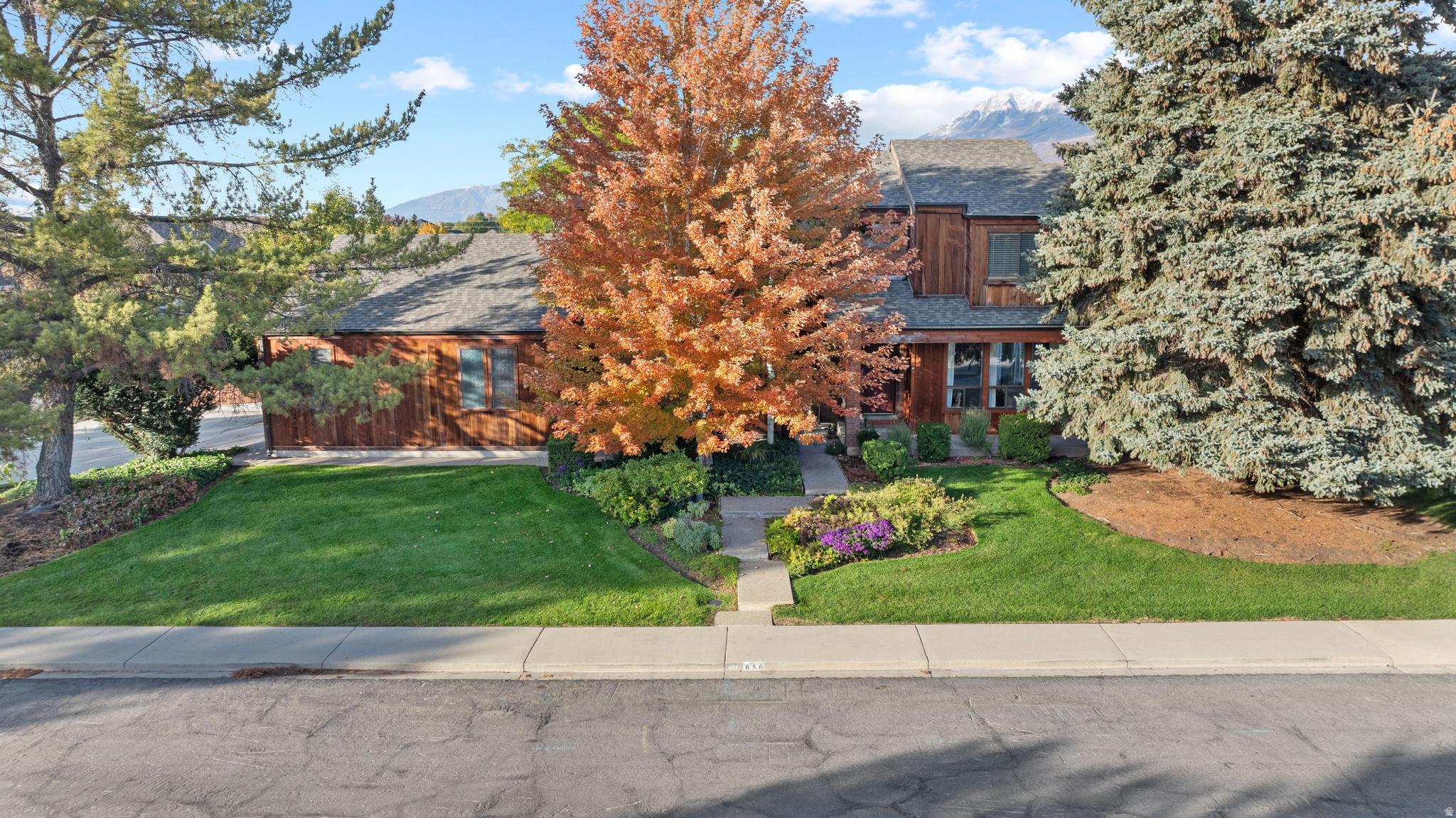 SUNSET LANE - Residential