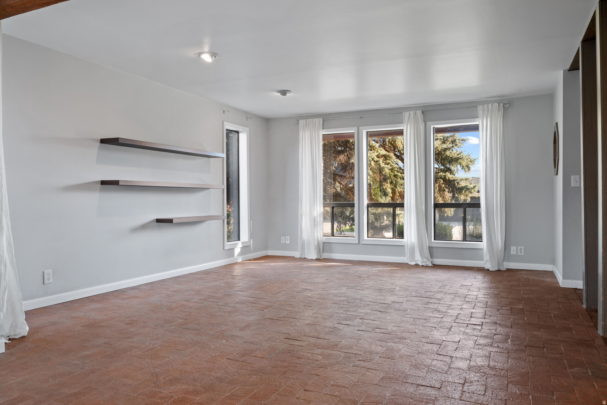 SUNSET LANE - Residential