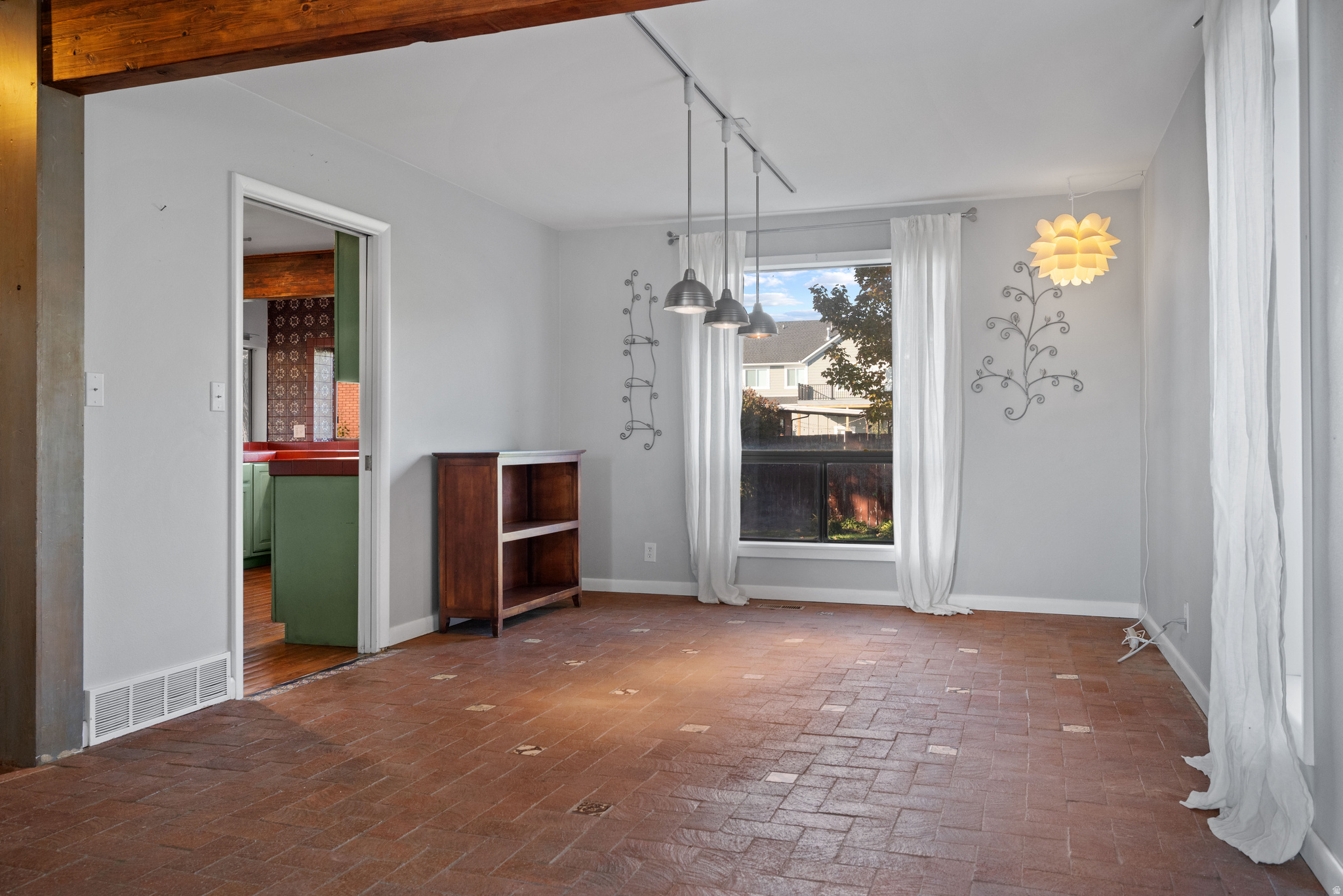 SUNSET LANE - Residential