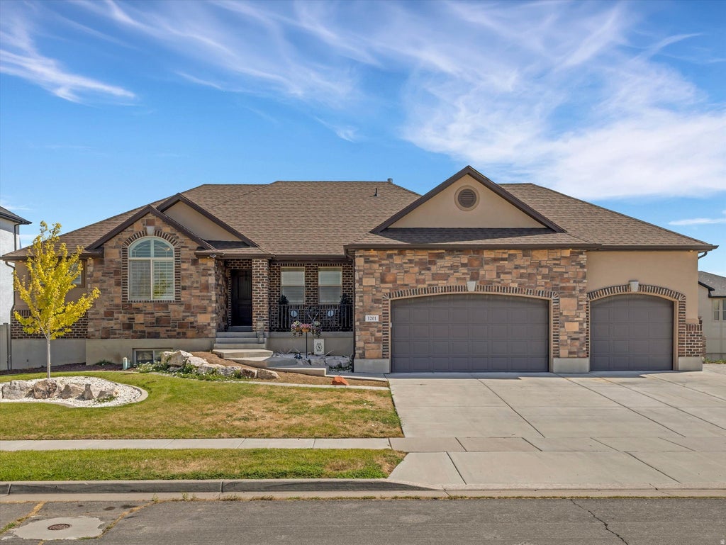 Photo of 1201 S SHOTLEY BRIDGE DR, Syracuse, UT 84075 (MLS # 2174826)