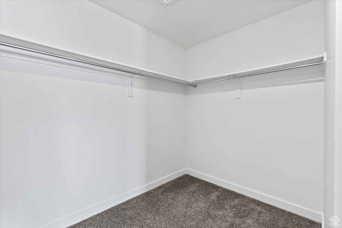 EASTON PARK - Residential Income
