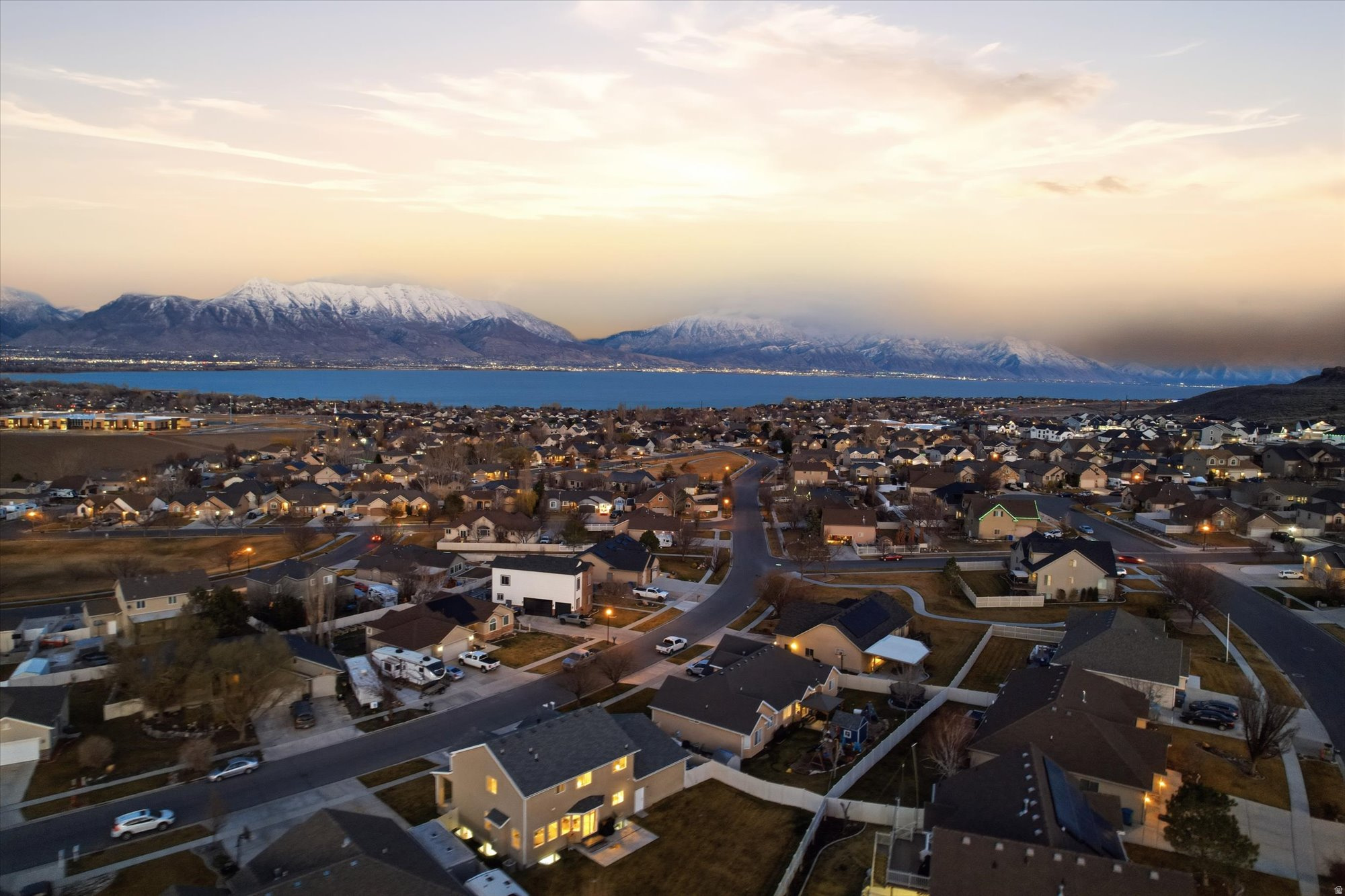 THE BENCHES - Residential